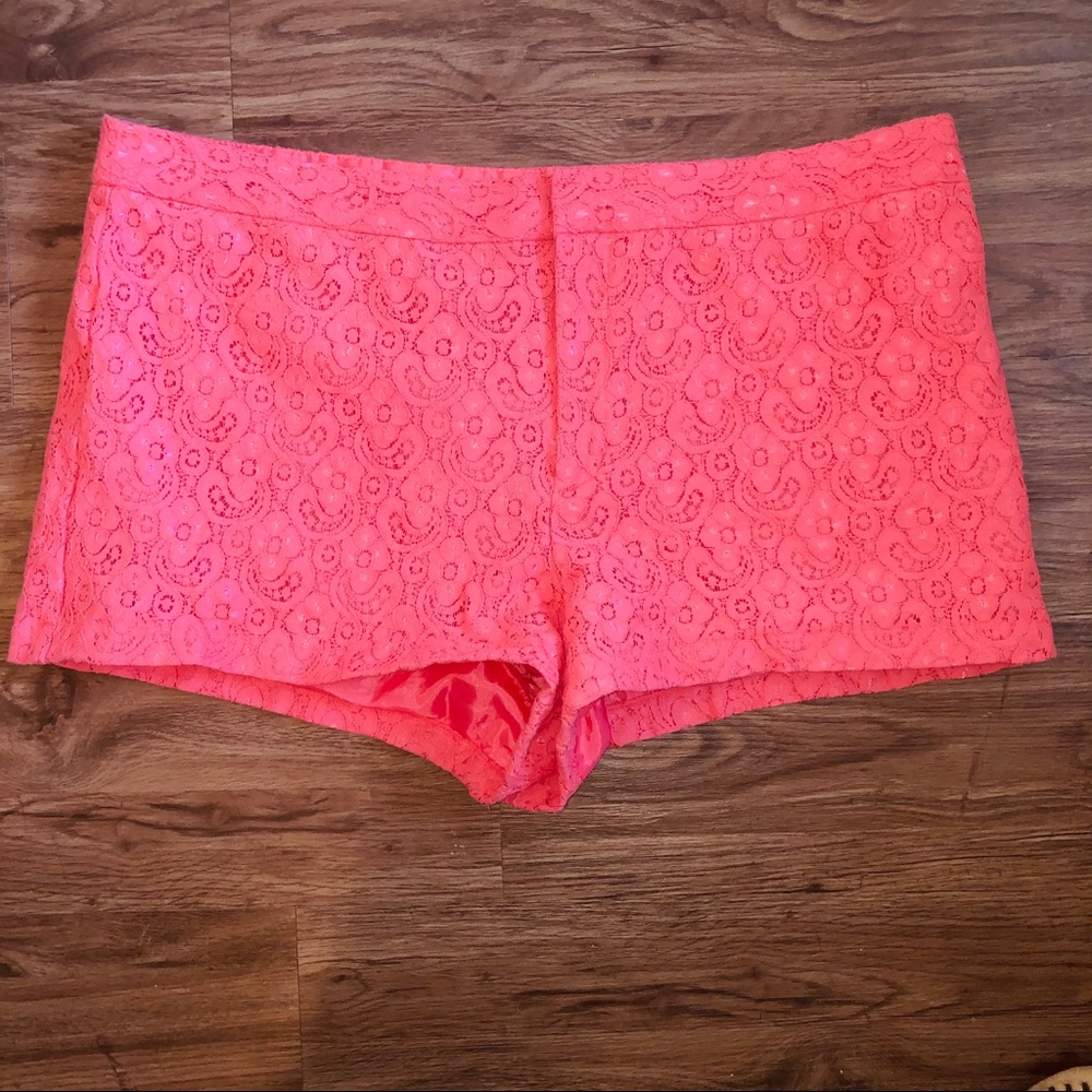 Sofia Vergara Floral Crochet Lace Shorts Lo-Rise Flat Front Lined Size 18